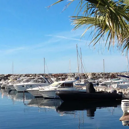 Apartment Is110-306 Vue La Corniche Des Issambres 4 Pers Piscine Et Parking